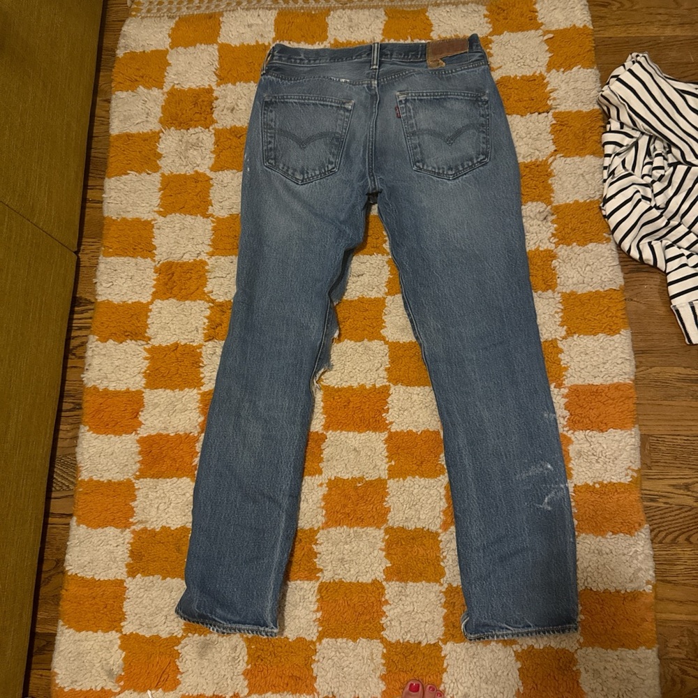 Distressed Levi Renewal Jeans! never worn! Size medium - Picture 2 of 7